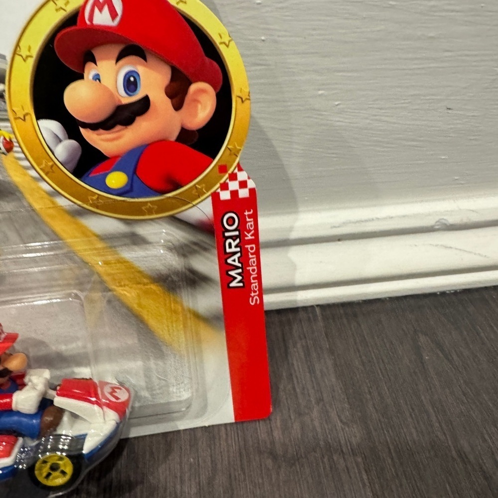 NWT Hot Wheels Mario Kart Track Die-Cast Vehicle - Kids Toddlers Boys - Picture 3 of 4